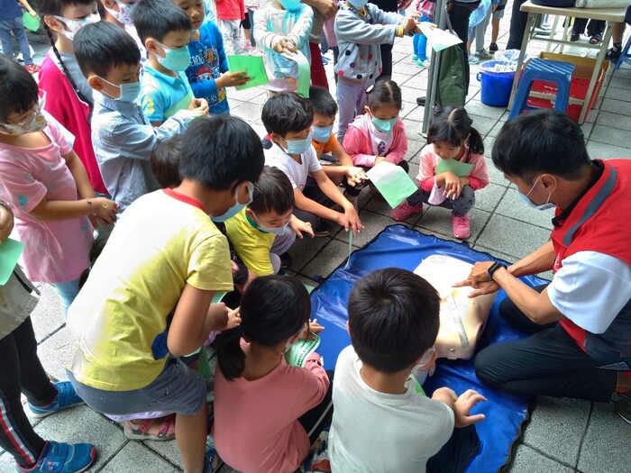 急救體驗-心肺復甦術(CPR)+自動體外心臟體外電擊器(AED)宣導-幼稚園版圖片